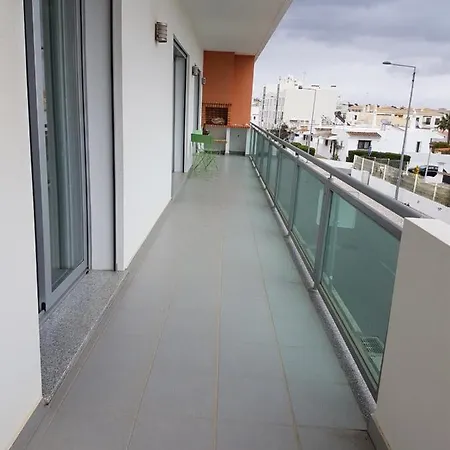 At28, 2 Bed Modern Apartment, Olhos De Agua Apartmán