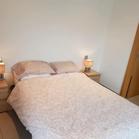 At28, 2 Bed Modern Apartment, Olhos De Agua Apartment *